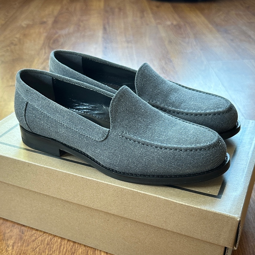 Manolo Blahnik Dineguardo Blue Denim Loafers Size 36.5 EU / 6.5 US NWOB
